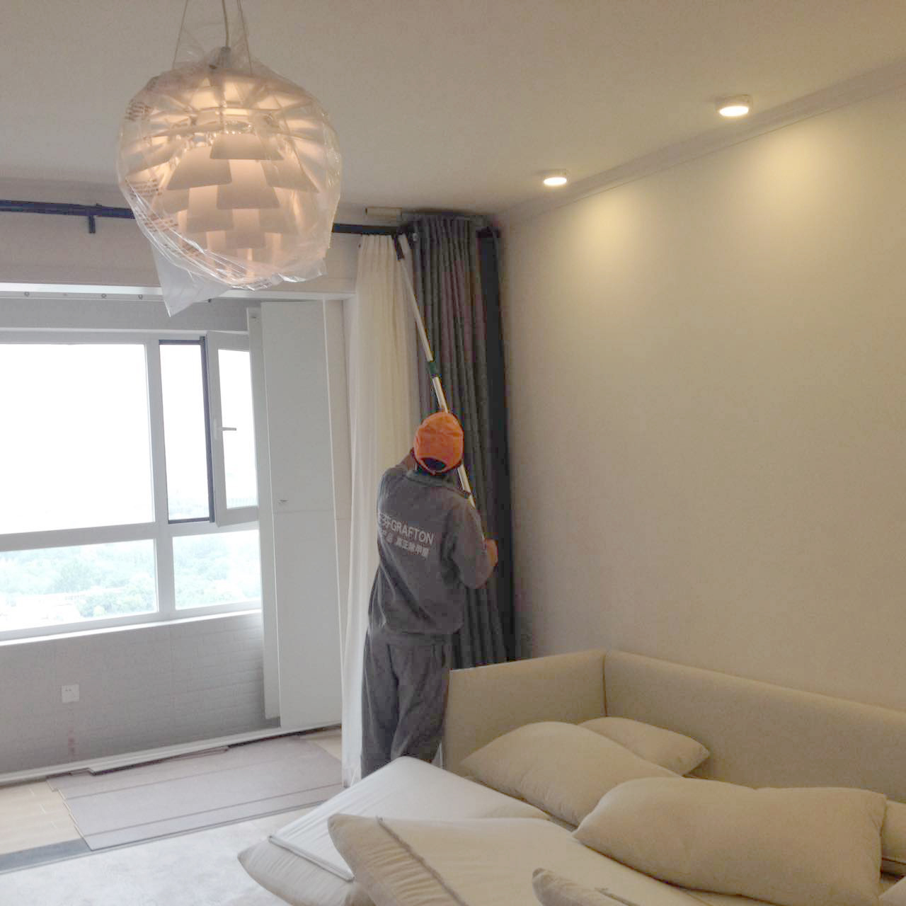 客廳頂面滾筒重點(diǎn)施工 客廳頂面滾筒重點(diǎn)施工