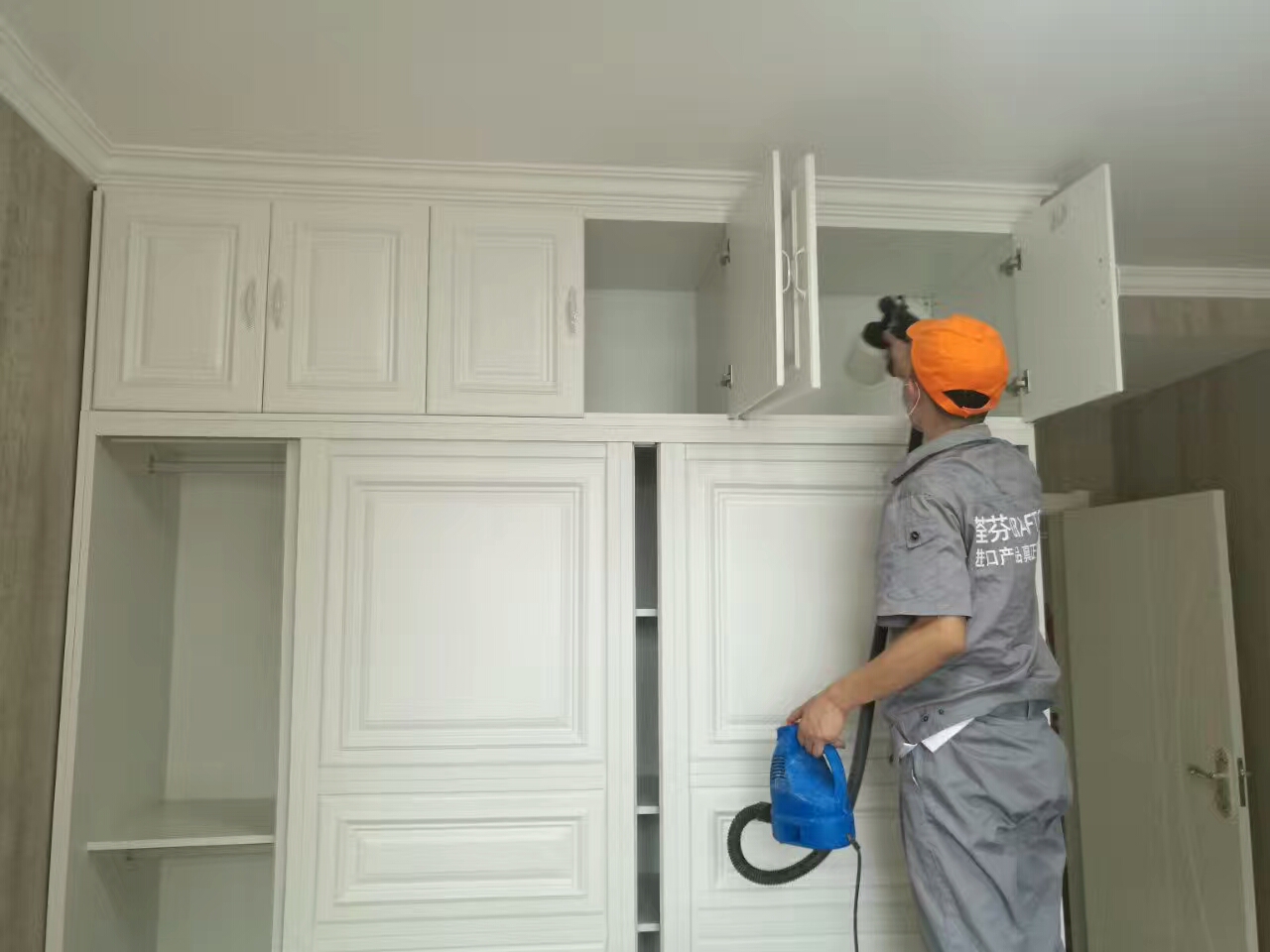 衣柜隔檔空間噴涂重點(diǎn)施工 衣柜隔檔空間噴涂重點(diǎn)施工