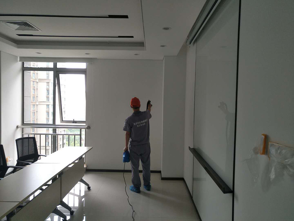 會議室墻面全方位噴涂施工 會議室墻面全方位噴涂施工