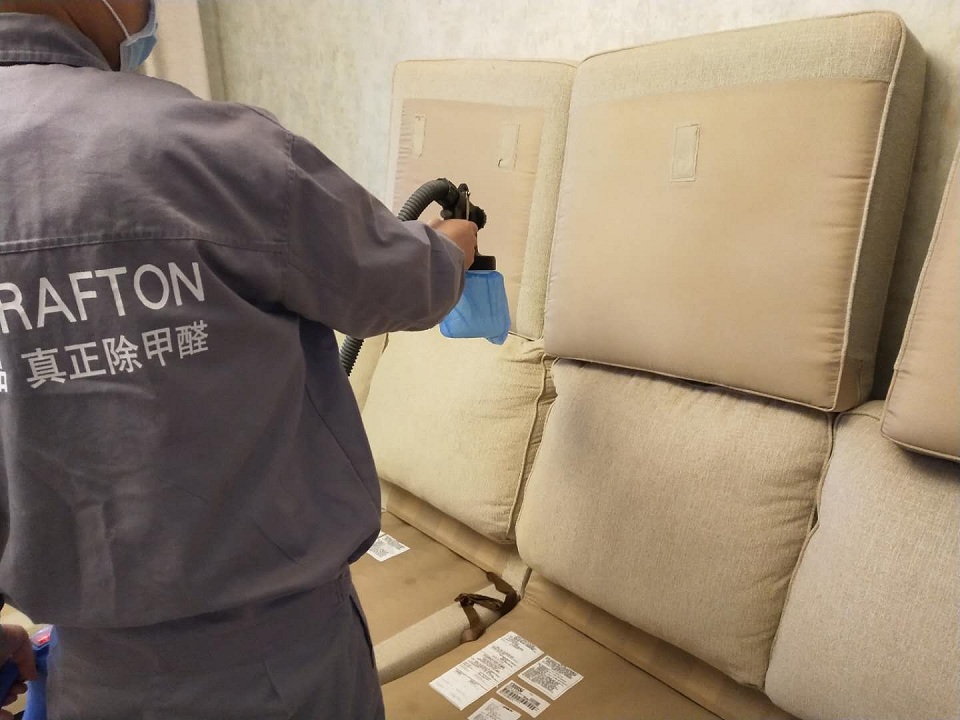 沙發(fā)床墊噴槍全方位施工治理甲醛 沙發(fā)床墊噴槍全方位施工治理甲醛