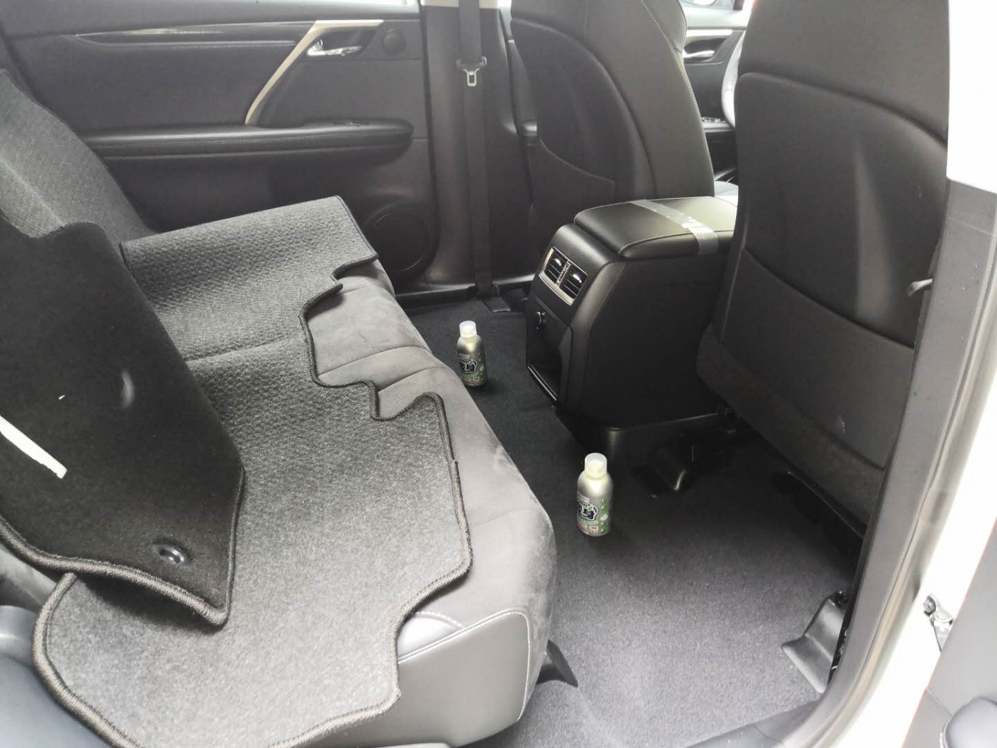 車內(nèi)準(zhǔn)備2瓶車寶治理 車內(nèi)準(zhǔn)備2瓶車寶治理