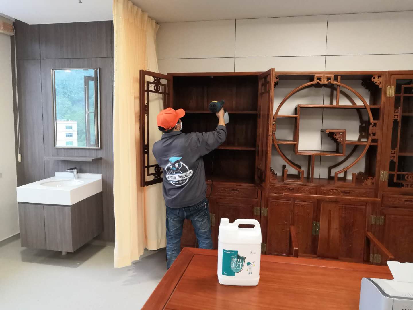 醫(yī)院藥材柜全方位噴涂施工 醫(yī)院藥材柜全方位噴涂施工