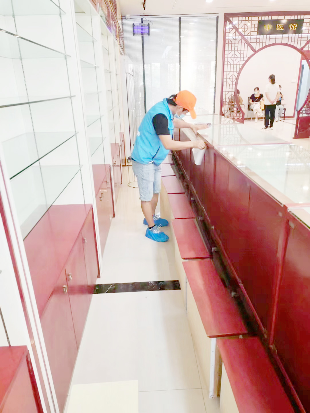 藥店柜臺薄膜覆蓋養(yǎng)護 藥店柜臺薄膜覆蓋養(yǎng)護